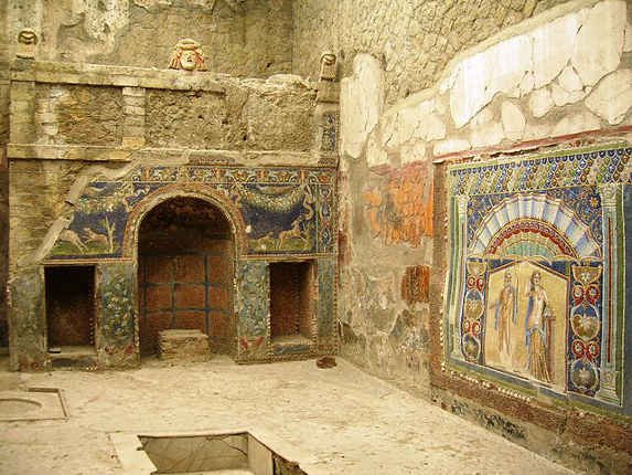 Herculaneum ruins: an italian archeological site that is worth a visit