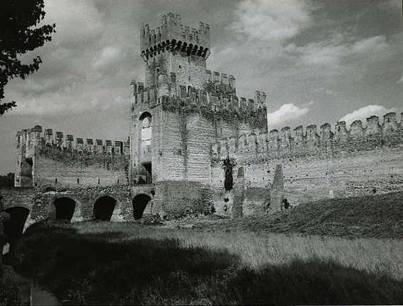 Three stunning walled cities in Italy