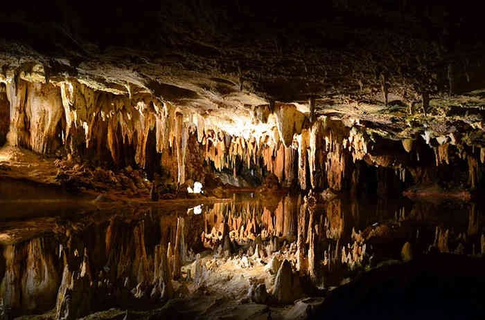 Two beautiful caves to visit in Italy