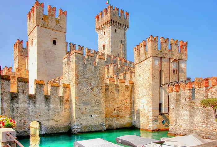 Sirmione-castle-in-Italy